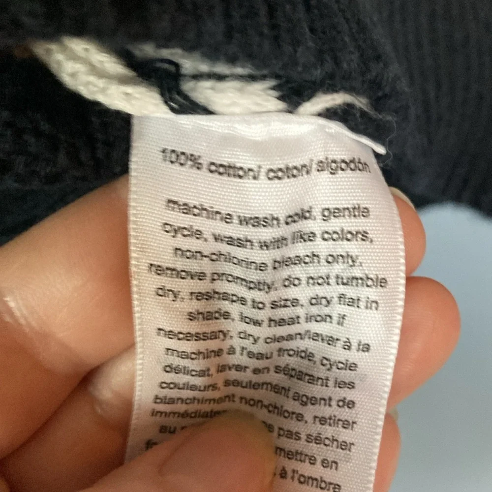 TOMMY HILFIGER knitted long sleeve sweater. Size medium. 💯 cotton. Color block - Picture 7 of 7